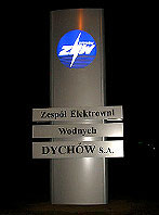 Podświetlany pylon
reklamowy dla Zespołu Elektrociepłowni Wodnych Dychow SA - rzut z przodu