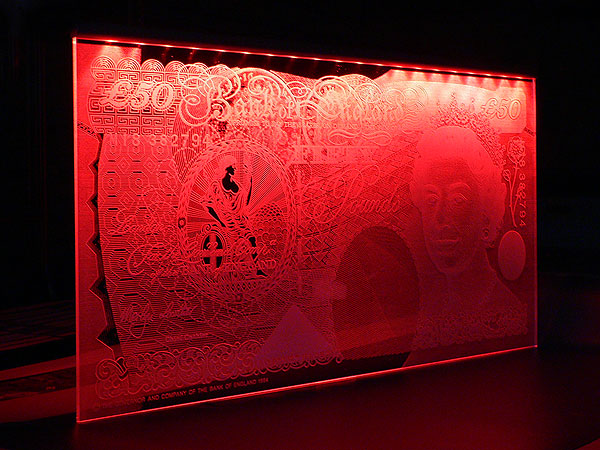 Prezenter grawerowany podświetlany diodami dla kantoru z obrazkiem banknotu