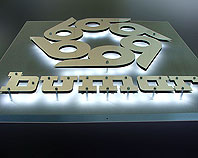 Szyld metalowy podświetlany diodami z logotypem Bumar