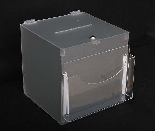Pudełko z matowej pleksy - rozmiar 30x30x30 cm
z kieszenią na opinie klientów
