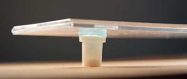 Zaginanie pleksi - Wizytownik przydrzwiowy na 2 cm dyskretnym dystansie