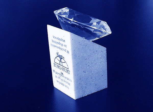 Statuetka diament na podstawce z grawerowaną dedykacja