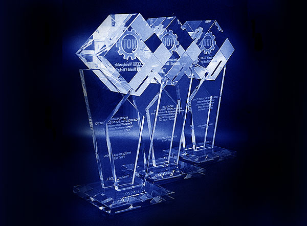 Szklane statuetki - nagrody jakości