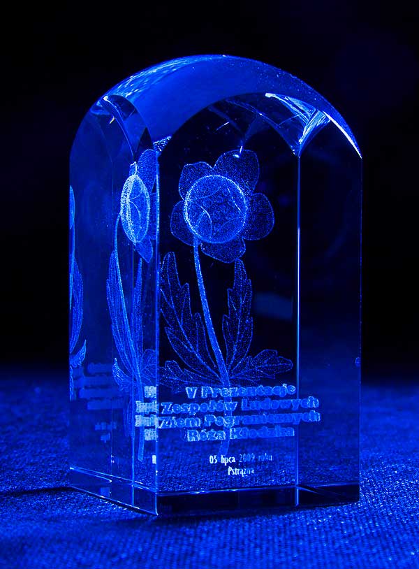Nagroda w konkursie zespołów folklorystycznych Róża Kłodzka - szklana statuetka