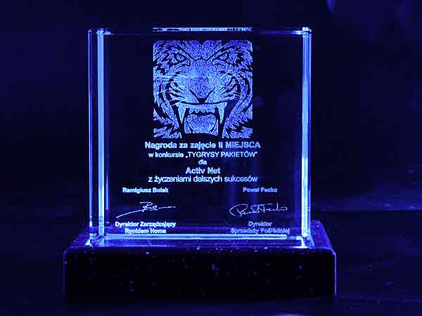Tygrys szklana statuetka nagroda