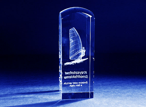 Szklana statuetka nagroda sportowa windsurfing